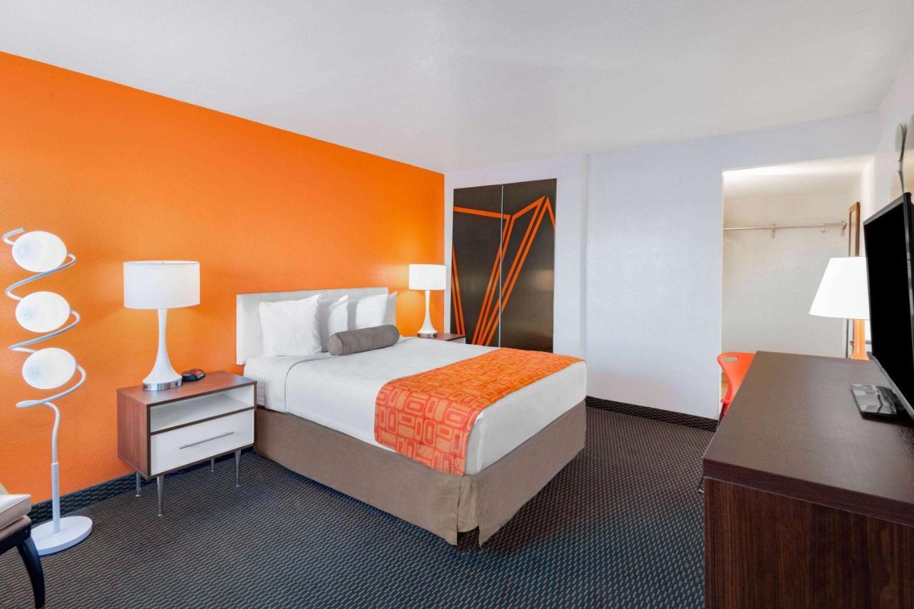 Howard Johnson By Wyndham Flagstaff Exterior photo