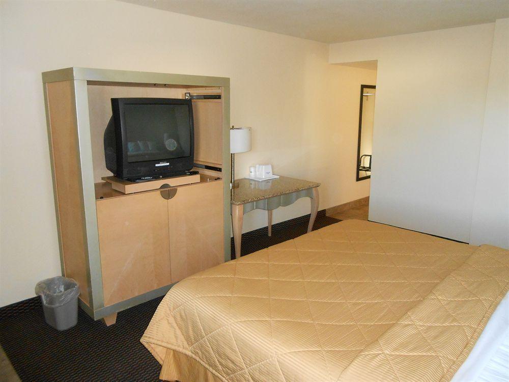 Howard Johnson By Wyndham Flagstaff Exterior photo