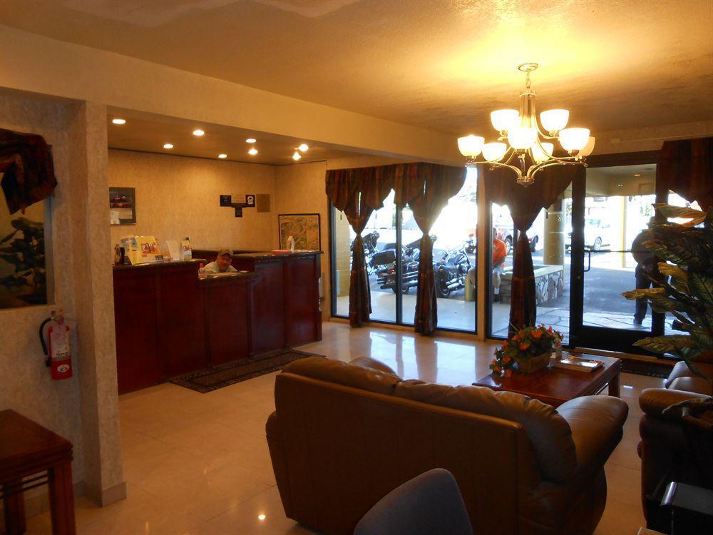 Howard Johnson By Wyndham Flagstaff Exterior photo