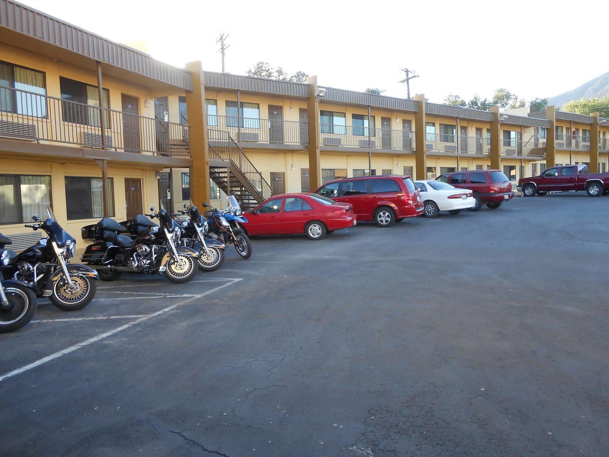 Howard Johnson By Wyndham Flagstaff Exterior photo